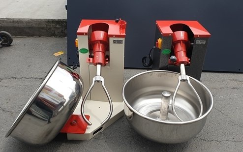 Hamur Yoğurma Makinesi Devirmeli 35 Kg