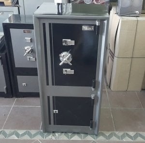 Çelik Para Kasası 105 Cm 145 Kg Dolaplı Kademeli Kilit